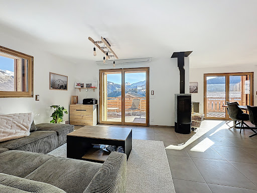 Chalet avec vue panoramique et terrasse 3