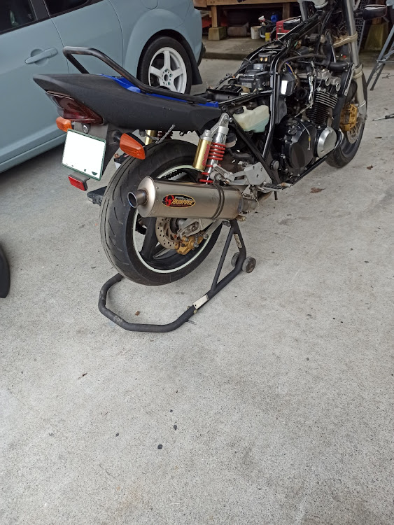 カラチさんが投稿したCB400SF・キャブレター清掃・アクラポビッチに関するカスタム事例の投稿画像3枚目