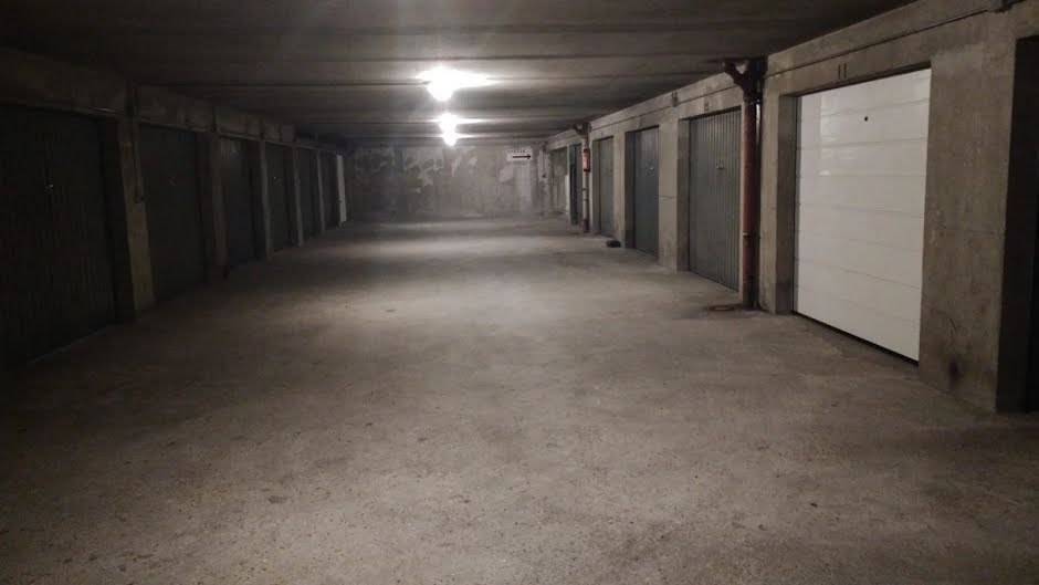 Vente parking  13.6 m² à Versailles (78000), 35 000 €