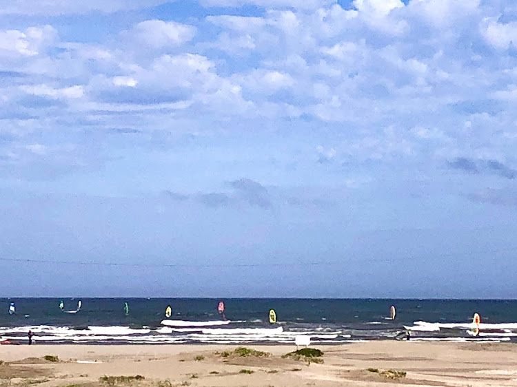 ゴルフトゥーランのフォルクスワーゲン・作田海水浴場⛱・九十九里浜・NO WAR🙅‍♂️に関するカスタム事例の投稿画像8枚目