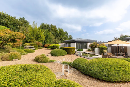 House with garden and terrace 2