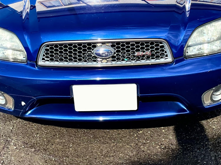 レガシィB4のグリル塗装・LEGACY B4・SUBARU・STI・つや消し黒に関するカスタム事例の投稿画像2枚目