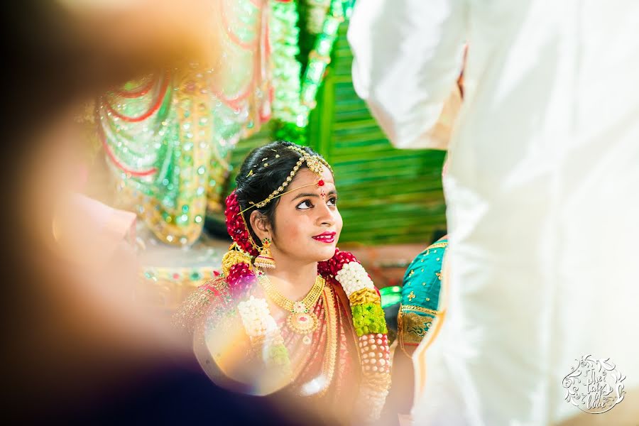 Fotógrafo de casamento Suhas Sudhith (thetalesoflove). Foto de 28 de junho 2017