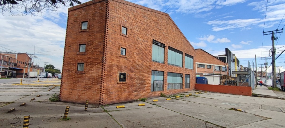 Local En Arriendo - Alamos, Bogota