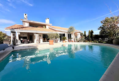 Contemporary house with garden and terrace 1