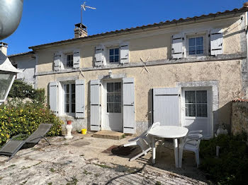 maison à Saint-Hilaire-de-Villefranche (17)