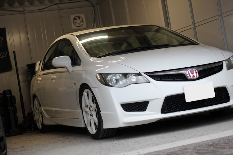 シビックタイプRのVTEC・キャンバー調整・J'S RACING・純正ホイール・ガレージライフに関するカスタム事例の投稿画像1枚目