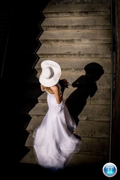 Fotografo di matrimoni Florentina Gurrieri (florentinagurri). Foto del 10 aprile 2016