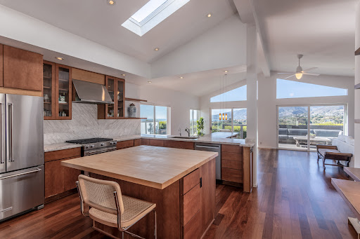 Seaside property with pool 5