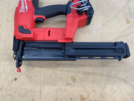 รีวิวเครื่องยิงตะปู  Milwaukee Brad Nailer14