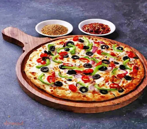 Classy Paneer Onion Capsicum Pizza