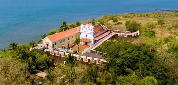 tiracol-fort-places-to-visit-nearby-goa_image