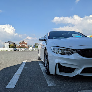 M4 クーペ F82