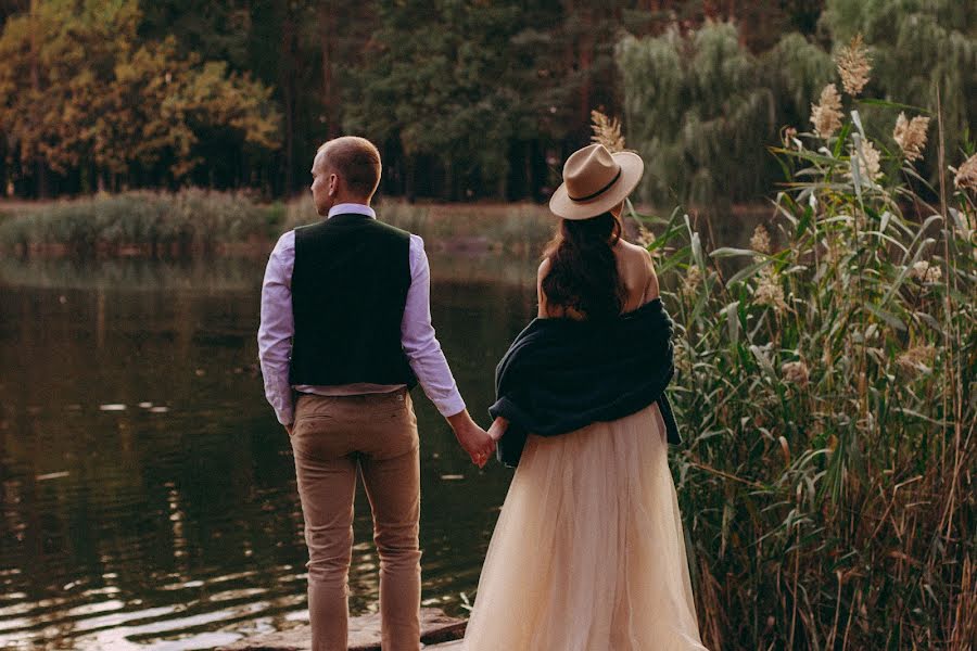 Wedding photographer Valya Dubovka (dubovka). Photo of 15 February 2022