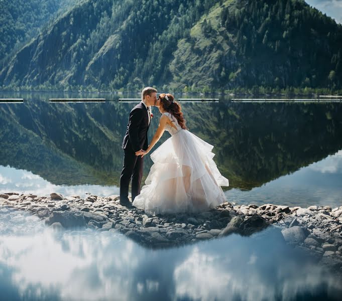 Fotógrafo de casamento Andrey Belozerov (belazzz). Foto de 24 de abril 2019