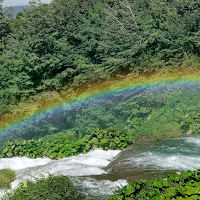 Magia del tramonto sulla cascata di 