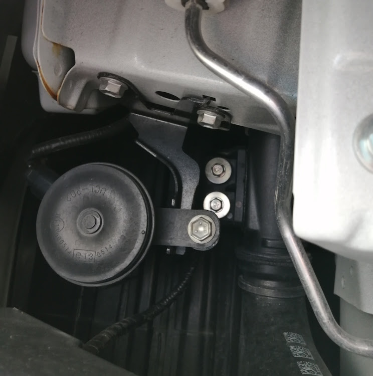 ステップワゴンスパーダのホーン交換・車高調異音・安心のりくとマン印・追いドロップ・ごくろうさんステッカーに関するカスタム事例の投稿画像3枚目