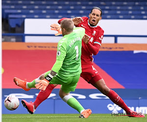 Geen kaart en geen penalty: Van Dijk wordt door Pickford van het veld getrapt