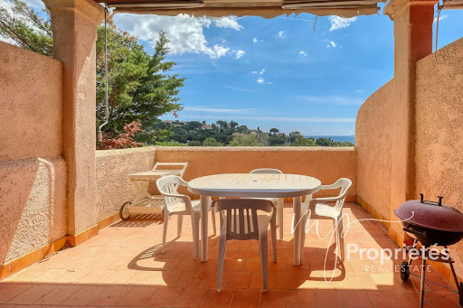 Seaside property 3