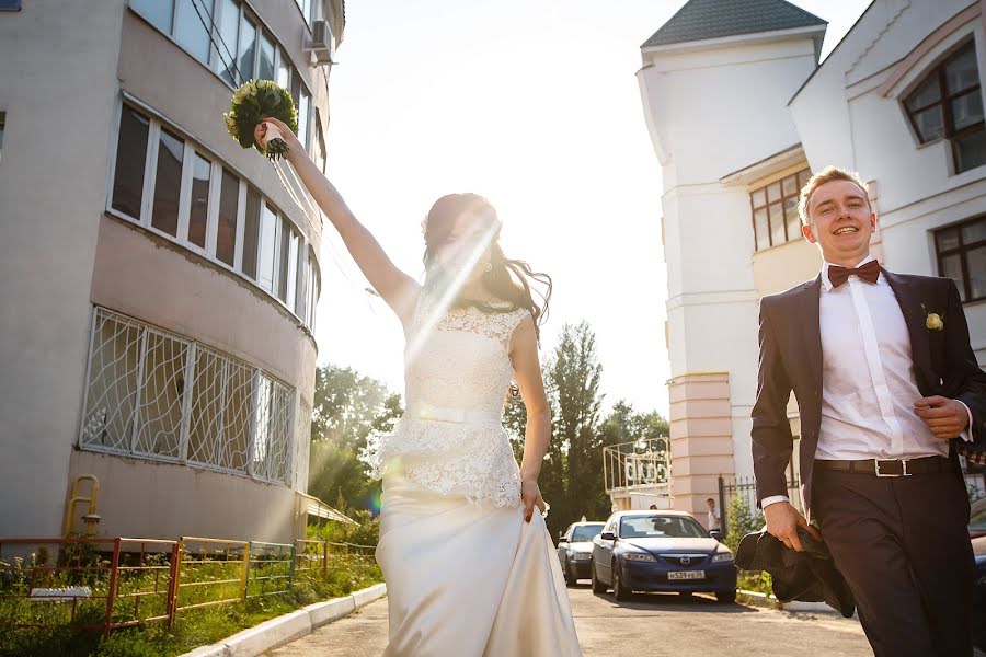 Fotografo di matrimoni Oksana Solopova (oxisolopova). Foto del 8 gennaio 2016