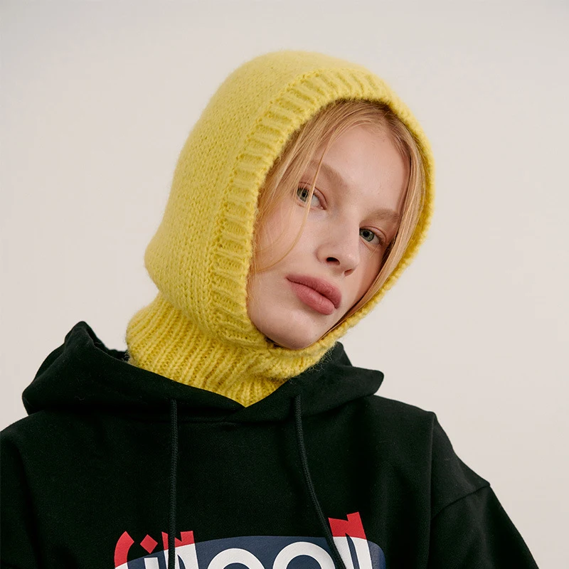 Gorro de esqui de malha quente e personalizado de lã, ideal para aquecer e adicionar um toque único ao seu visual de inverno.