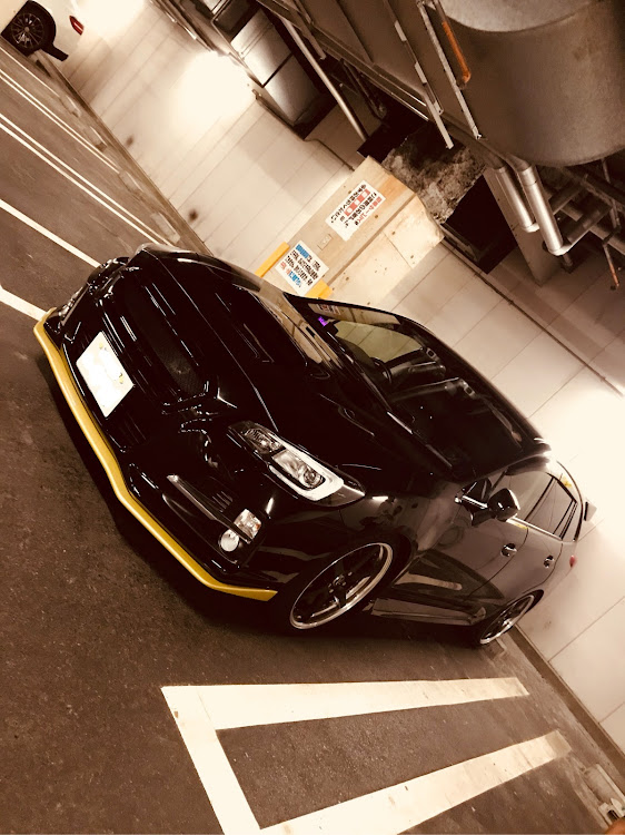 レヴォーグのネタ切れ投稿(´•̥ω•̥`)に関するカスタム事例の投稿画像1枚目