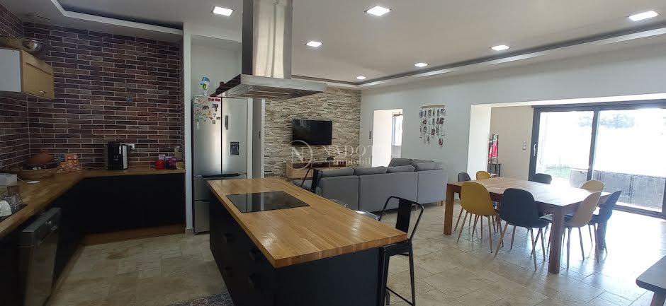 Vente maison 4 pièces 139 m² à Carpentras (84200), 508 000 €