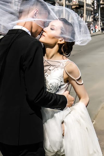 Fotógrafo de casamento Yuliya Isupova (juliaisupova). Foto de 12 de abril 2018