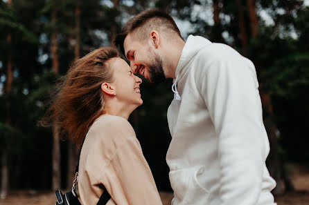 Fotógrafo de casamento Viktor Savelev (savelyev). Foto de 27 de outubro 2021