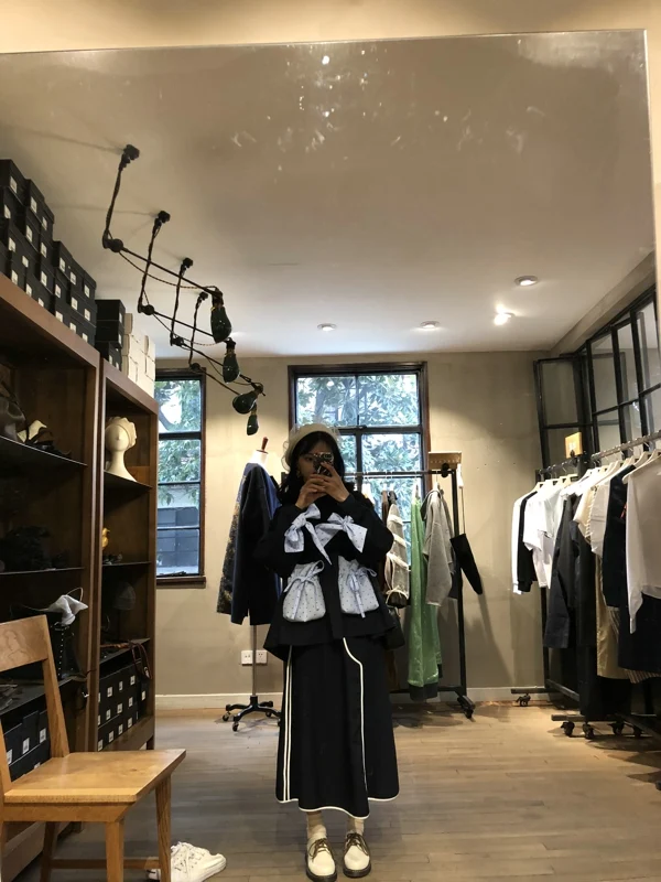 Dames Schoenen Retro Platte Zool Klein Leer. Perfecte dagelijkse schoenen. Klassieke stijl en comfortabel lopen. Ideaal voor een casual en elegante look.