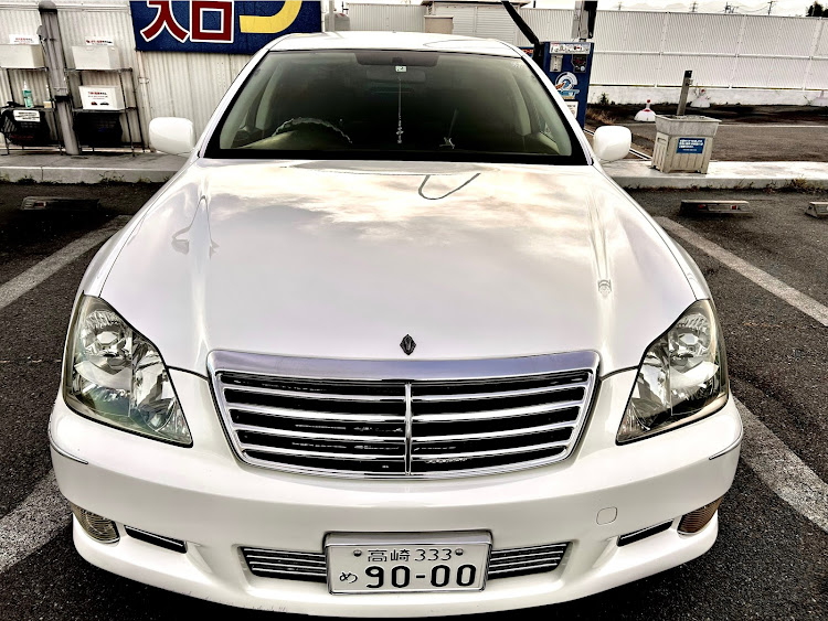 クラウンアスリートの洗車・ボンネットマスコット・明日はお出かけ・いつもイイネ&コメントありがとうございます🙇‍♂️・フォロー大歓迎に関するカスタム事例の投稿画像1枚目