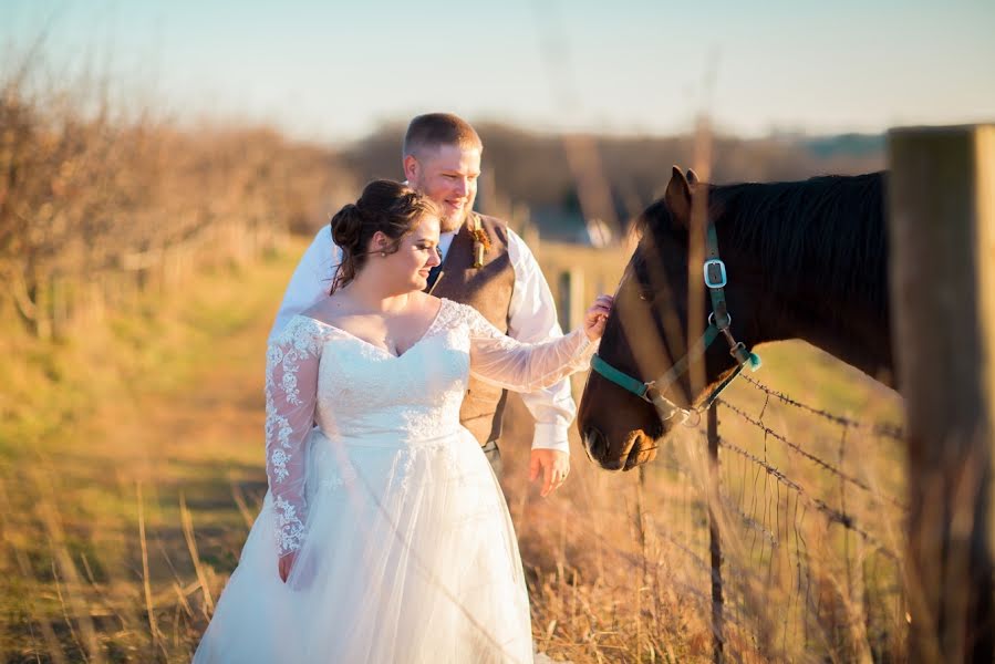 Wedding photographer Annie Wagar (anniebiglittle). Photo of 30 December 2019