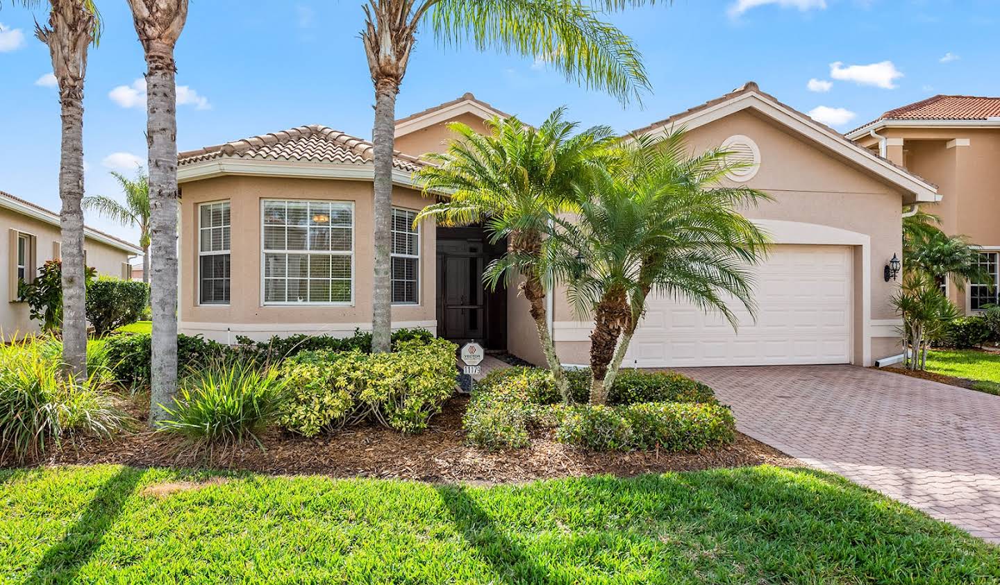 House with pool Fort Myers