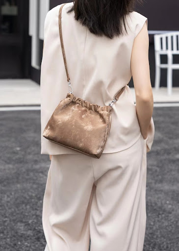 Title 7, Genuine Leather Cloud Bag for Commuters, Elegan...