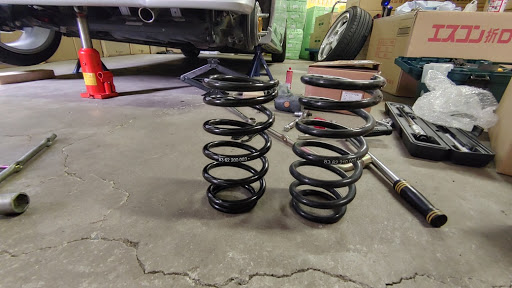 ダイハツ ミライースを華麗にカスタム By Kkk 09 こんにちは やっとスプリング交換出来ました スプリングはblitzの 車高調用の補修スプリング Cartune