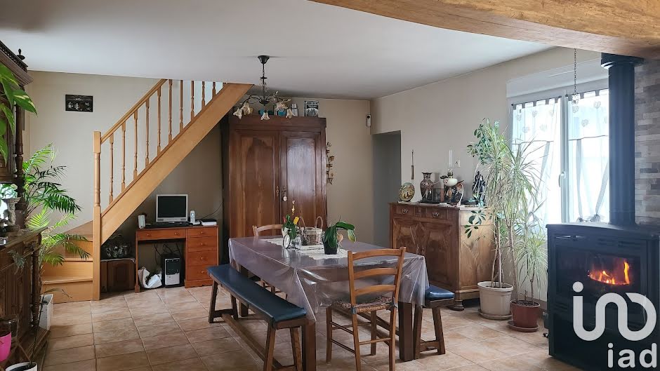 Vente maison 6 pièces 117 m² à Vernoil-le-Fourrier (49390), 184 000 €