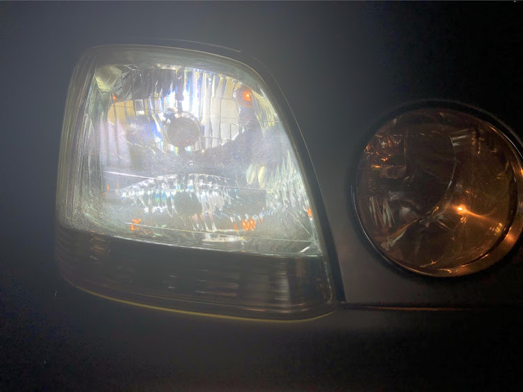プログレのヘッドライト交換・HID・6000k・車検対応に関するカスタム事例の投稿画像1枚目