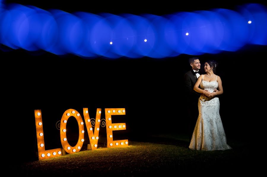 Fotografo di matrimoni Christian Barrantes (barrantes). Foto del 22 aprile 2019