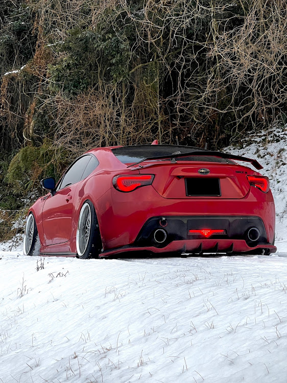 BRZのSUBARU・ローアングルショット・雪・雪コラボ・スタンスに関するカスタム事例の投稿画像3枚目