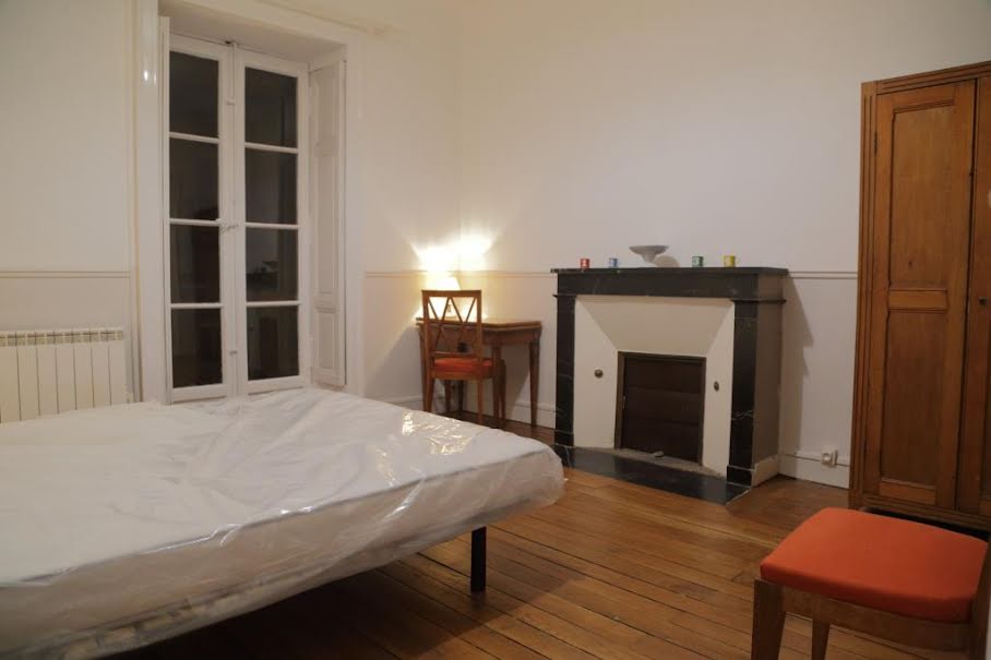Location meublée appartement 2 pièces 55 m² à Nantes (44000), 900 €