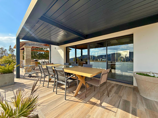 House with pool and terrace 4