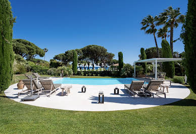 Villa avec piscine en bord de mer 2