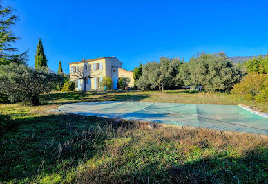 Villa with pool 17