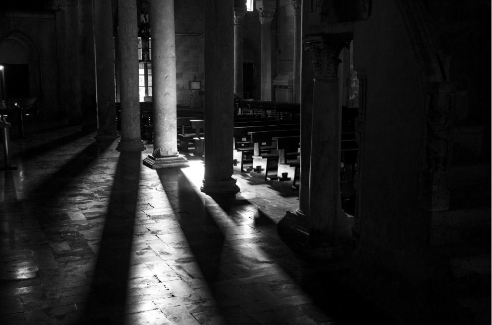 Columns Shadows di cristiandragophoto