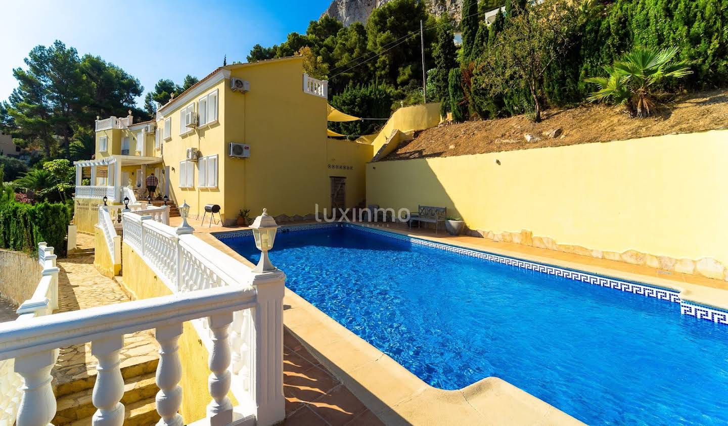 Maison avec terrasse Calp