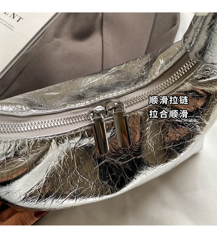 Title 39, Bolsa dumpling casual luxuosa e brilhante de al...