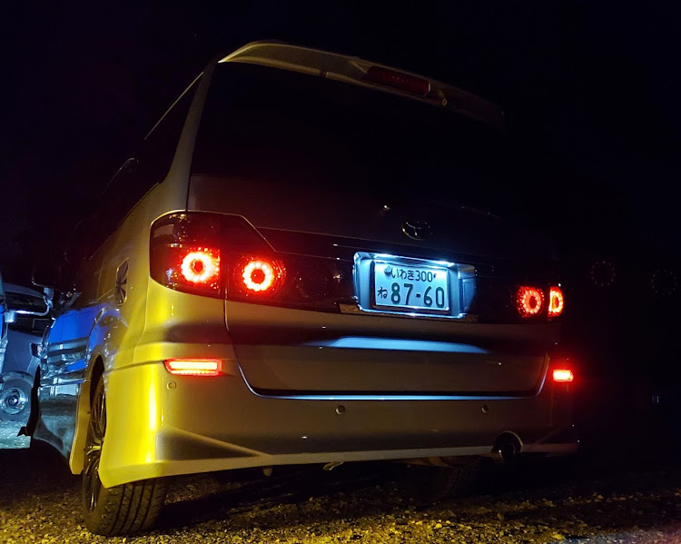 アルファードの愛車・自己満・朝一パチリ・今日も1日ご安全に！に関するカスタム事例の投稿画像1枚目