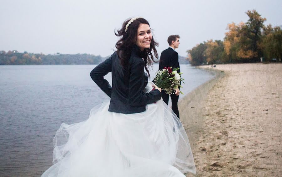 Fotografo di matrimoni Julia Bond (juliabond). Foto del 23 ottobre 2017