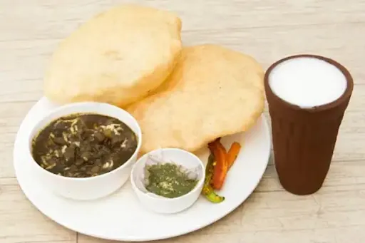 Aloo Chole Bhature