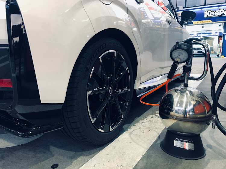 ノート オーラのオーラ・NISMOに関するカスタム事例の投稿画像1枚目
